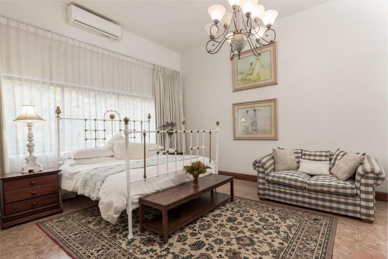 Royston Hall Historical Guesthouse Umtentweni Kültér fotó