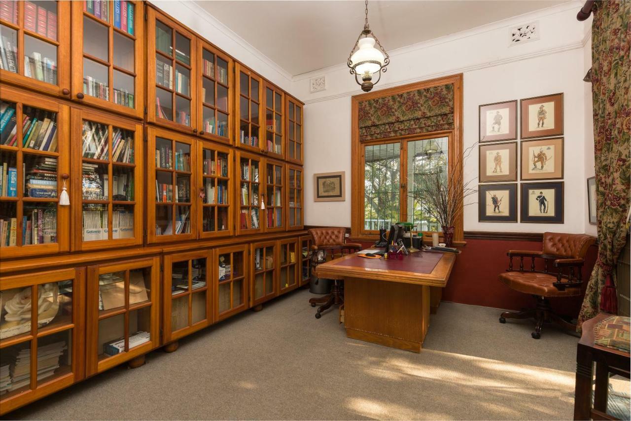 Royston Hall Historical Guesthouse Umtentweni Kültér fotó